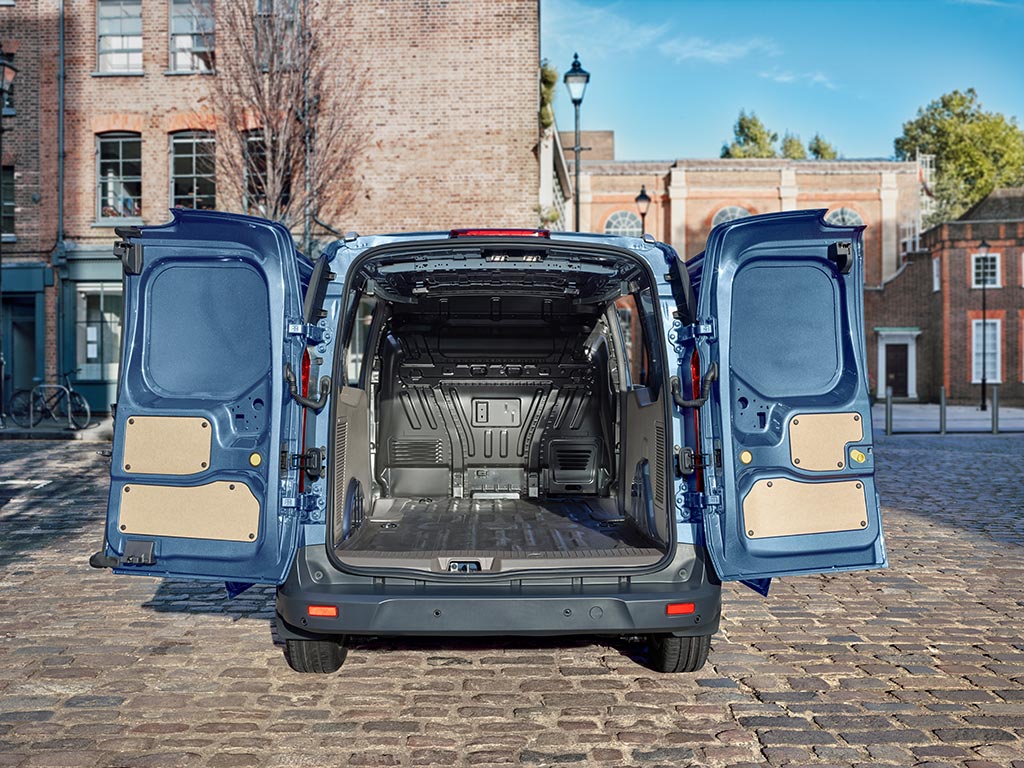 2018_FORD_TRANSIT_CONNECT_03.jpg