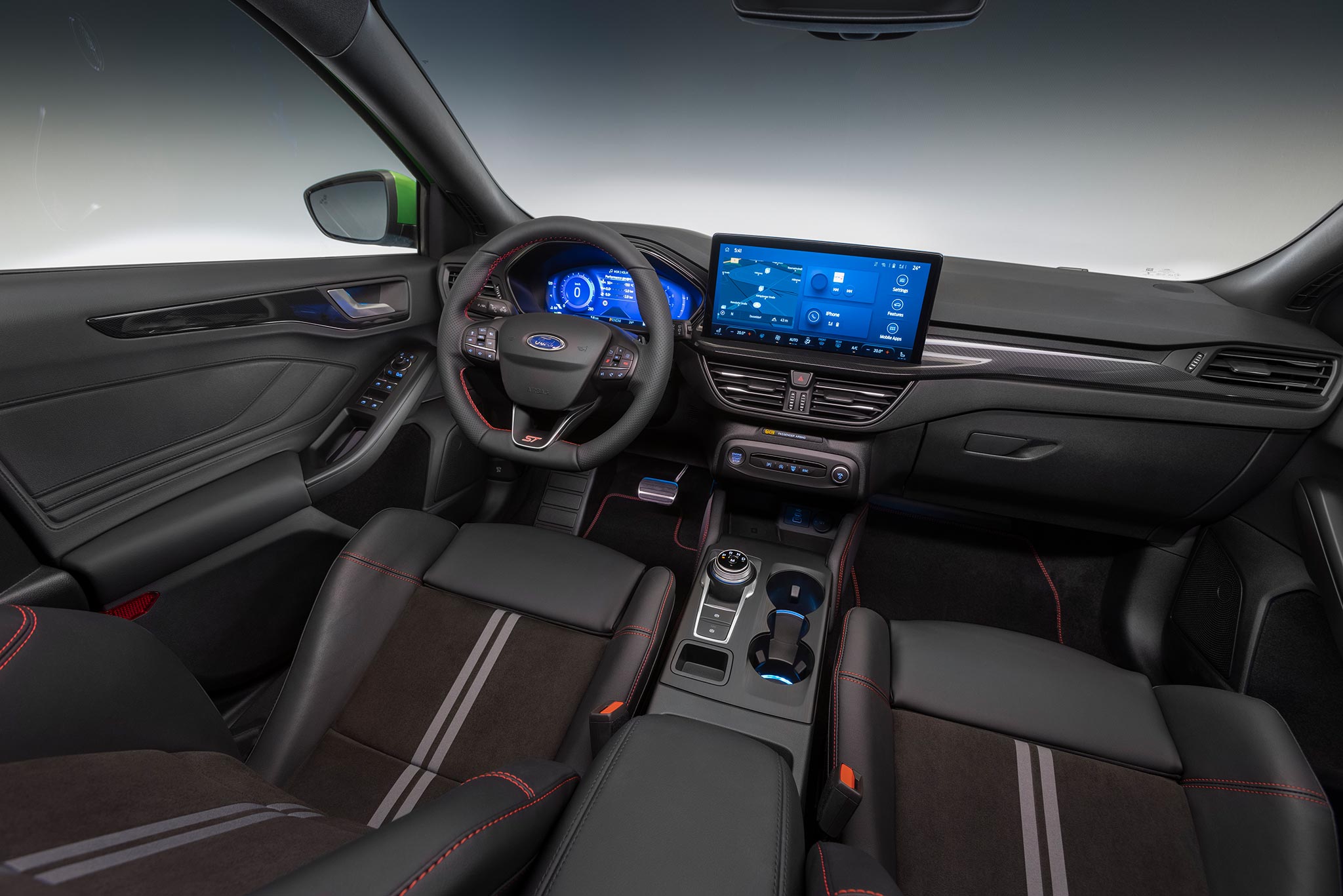 2021_FORD_FOCUS_ST_INTERIOR_04-LOW.jpg